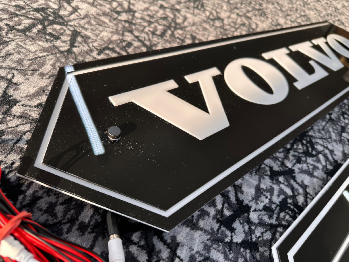 LED-Leuchtreklame für Volvo-Fahrzeug